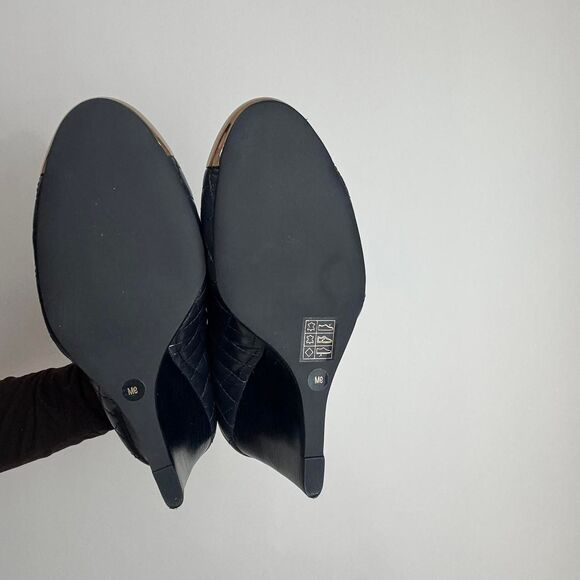 Tory Burch Blue Navy Leather Wedge Sandals with Gold Details Made in Brazil - Picture 5 of 8